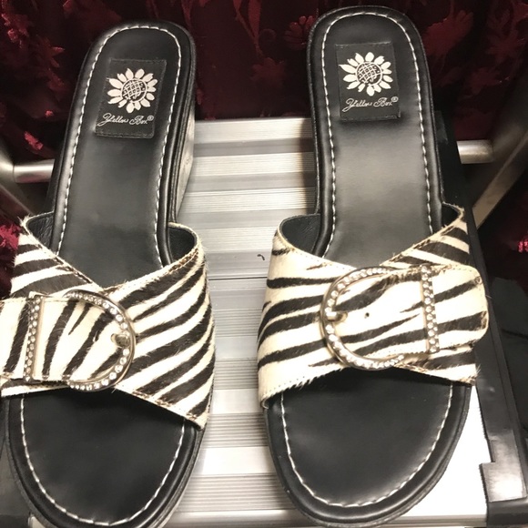 Yellow box sandals zebra pattern - Picture 1 of 5